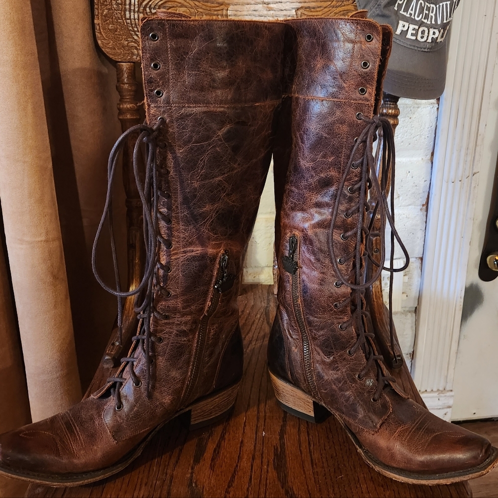 Junk Gypsy, size 7, tobacco color.